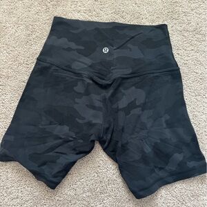 Lululemon - Align Shorts 6”
